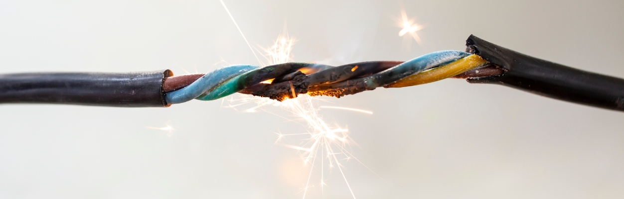 Fuse wire with sparks